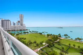 2BR Miami | Beautiful Bayfront Park Boutique Loft - Image 3