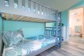PrivateWhiteSandyBeach, King Bed, Hot Tub, FirePit - Image 5