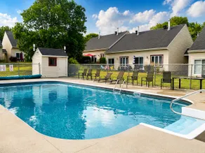 Mountain escape: 3 BR, pool, near Mont Sainte-Anne - Image 2