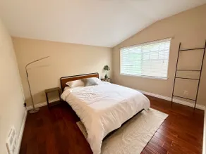 2 Bedroom Home 5 Minutes from ID, Capitol Hill - Image 2
