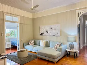 Childers Charmer with Aircon, WIFI & modern luxuries - Image 2