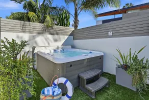 Sea Glass La Jolla | 3BR Oceanfront Retreat - Image 3