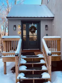 Cozy Chalet 5mins from Okemo, SAUNA JACUZZI HOT TUB - Image 3