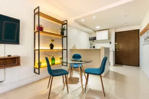 Lovely & Bright WFH in Lively Area Long Stays - Image 4