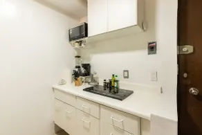 Lovely & Bright WFH in Lively Area Long Stays - Image 3