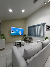 AR Suites 1: Downtown - Image 4