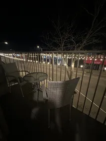 2nd Lvl Gorgeous Dwntwn Apt 2 Bed/2 Bath w/Balcony - Image 2