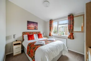 2 Bed Cabin - Sleeps 4 - Pets - 5 min to Beach - Image 3