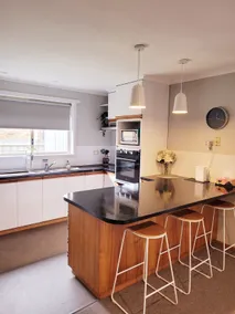 Close to Devonport, spacious & comfortable! - Image 5