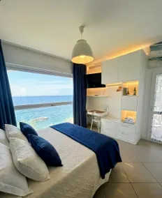 ”CASA MARE” directly on the sea - Image 2