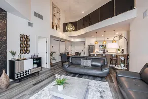 Luxury Penthouse Cathedral Loft with Lake View - Image 2