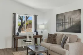 Stunning Vacation Home - Trails, Golf & Dining! - Image 3