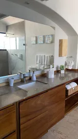 Luxury villa with staff included and pet friendly - Image 4