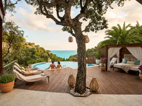 Mediterranean style 200 meters from the beach with a pool - Image 2