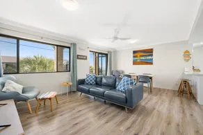 Beachside Unit In The Center Of Town - Image 2