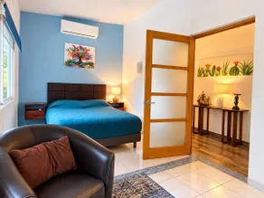 La Villa Palmier - Spacious 3BR Home - Quiet & Air-Conditioned - Image 4