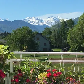 Spacious Apt w/ Private Pool & Mountain Views - Image 3