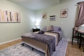 Bright & Spacious Studio w/Parking + Laundry - Image 4