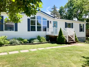 Wildflower Cottage - Lake Access - Master Suite! - Image 2