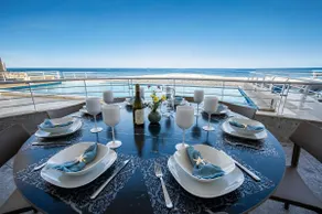 Stunning Maisonette with sea views & private patio - Image 3