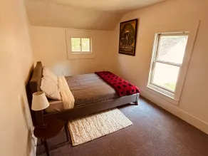 Cozy Home Steps From Campus - Image 5