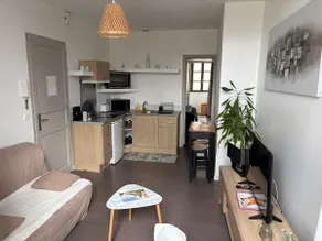 Pau Center • Queen size bed • Castle & train station within walking distance - Image 4