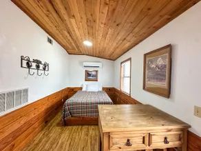 Cowboy Cabin #6 - Rocky Point Cabins - Image 5