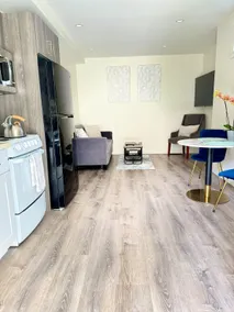 Modern Privat Apartment — South San Francisco - Image 5