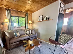 Juniper Cabin - Walk to river & hot springs! - Image 4