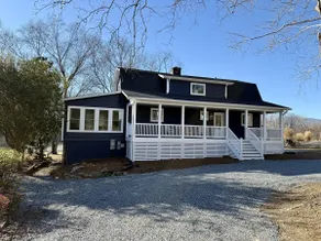 Lake Roots: A Lakefront Home - Image 2
