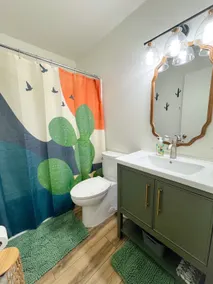 Bright, King Beds, Patio, Laundry, Walk to Downtown! - Image 4