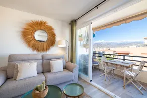 Sea & Mountain Views• Beach 2 Min Walk•Local Charm - Image 4
