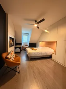 Moderne 2-BR Duplex next to metro AC & Parking - Image 3