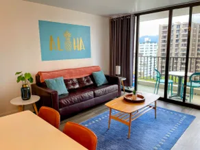 Waikiki Banyan Pineapple Suite - Image 5