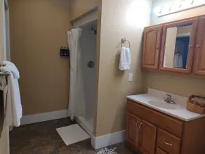 The apARTment/ historic railroad inn, pet-friendly - Image 5