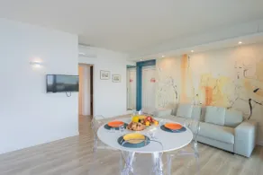 Valarin Como, Luxury Apartment & Wellness - Image 5