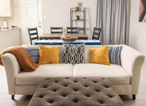 Cozy, Modern, Pet-Friendly Home in San Antonio - Image 3