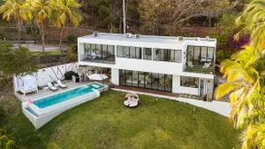White Swan Villa w/ Ocean Views & Beach Access - Image 5