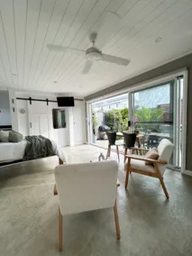 Rosemoon studio on Addison - Image 3