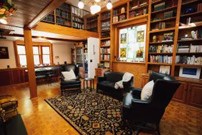 A storybook getaway on 200 acres outside Eugene - Image 4