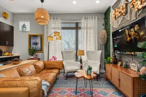 Luxe Bohemian Nations Getaway Walkable - Image 3