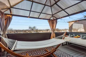Trendy Studio | Private Deck & Free Parking - Image 2