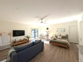 The Duck House: Modern, Rural, 3 min drive to town - Image 5