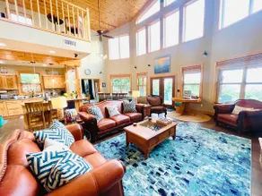 Lakeview, 2 homes, new hot tub - Image 2