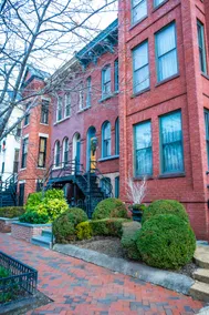Charming Flat Right by the Capitol - Image 4