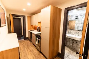 Charming Flat Right by the Capitol - Image 2