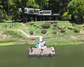 Contemporary River Retreat: Private Dock & Hot Tub - Image 3