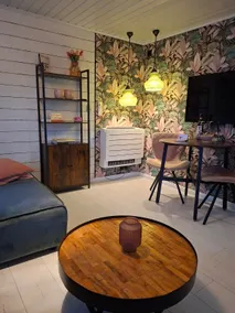 Linda's Lodge - Unwind near the woods - Image 5