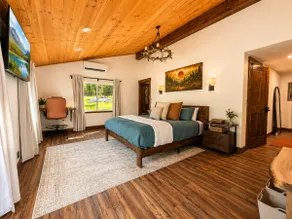 Mountain Meadow Cabin - Image 4