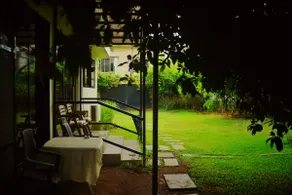 Private Pet Cottage, Fenced Lawn - Image 3
